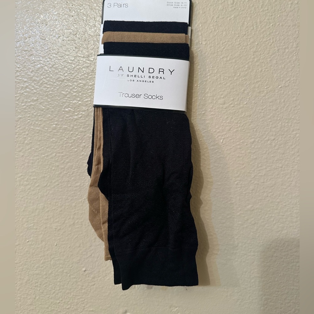 Laundry By Shelli Segal Black and Tan Dress Socks
